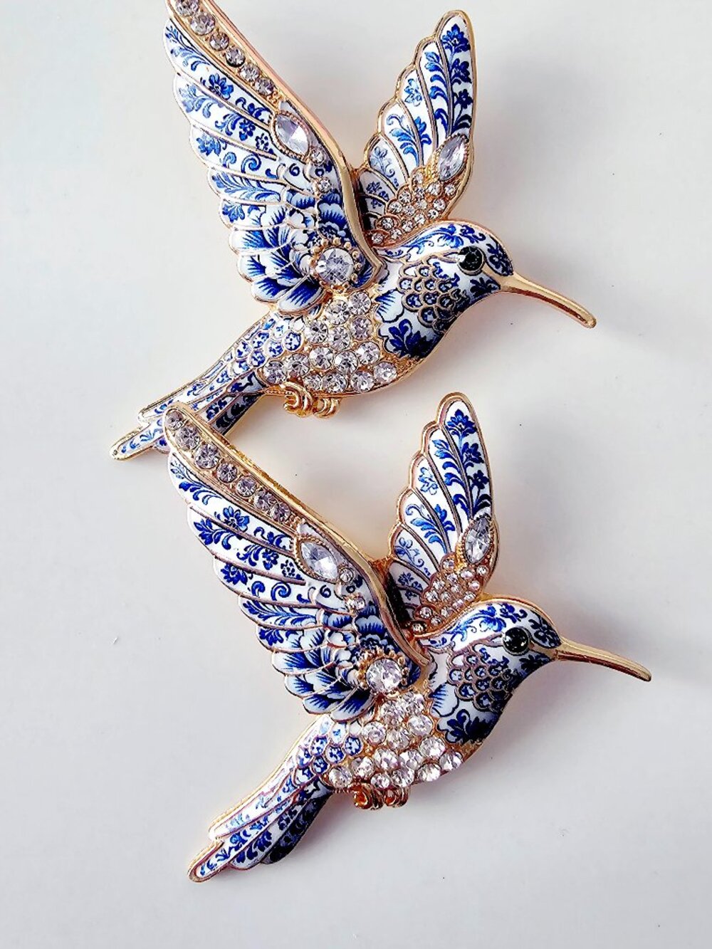 Chinoiserie Blue & White Enamel Hummingbird Brooch